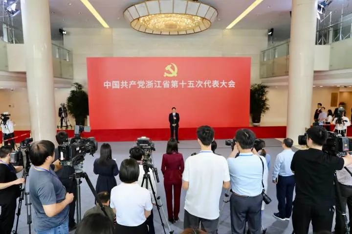首次亮相的“党代表通道”有深意