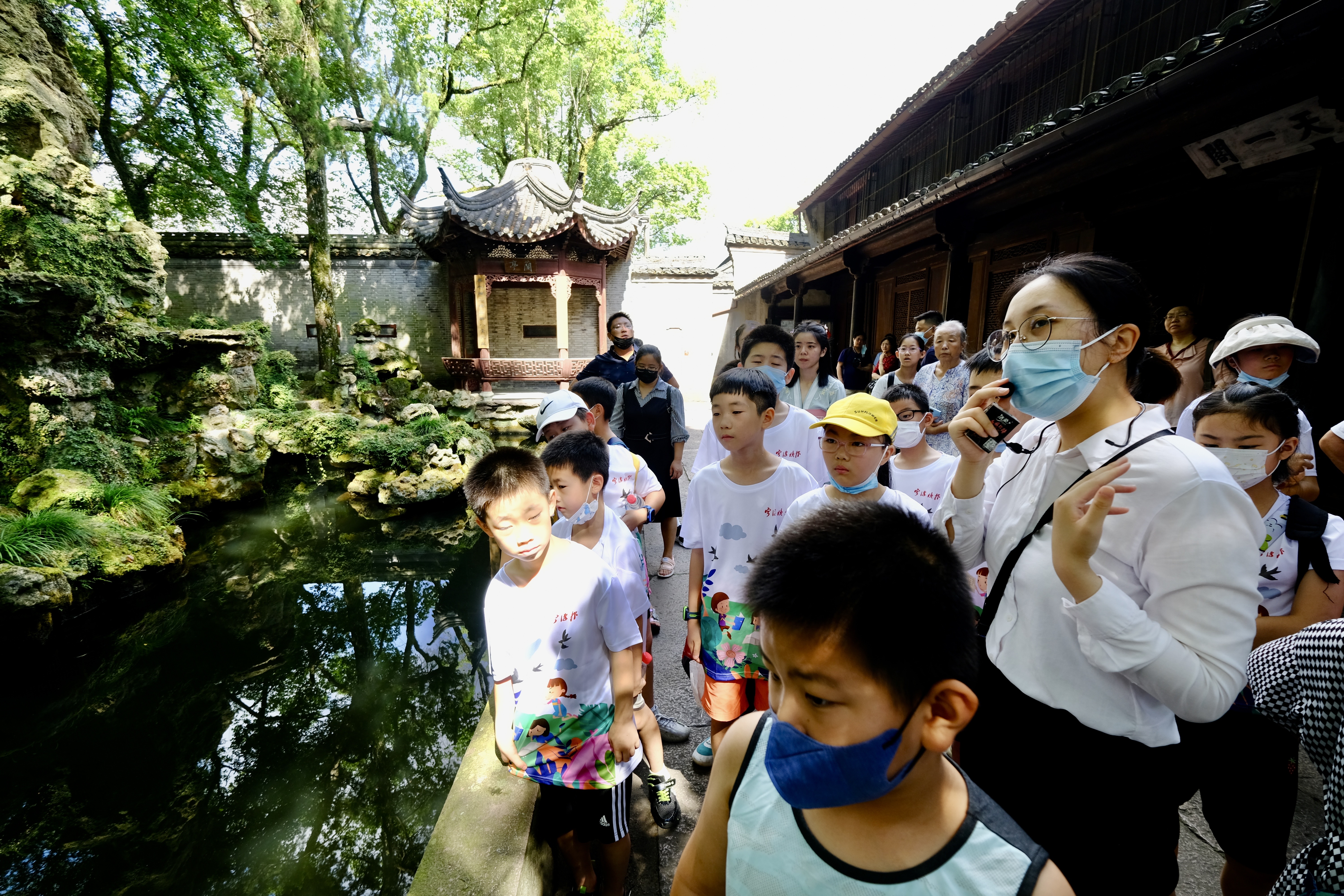 “小候鸟”们走进天一阁，沉浸式感受宁波“书藏古今”魅力