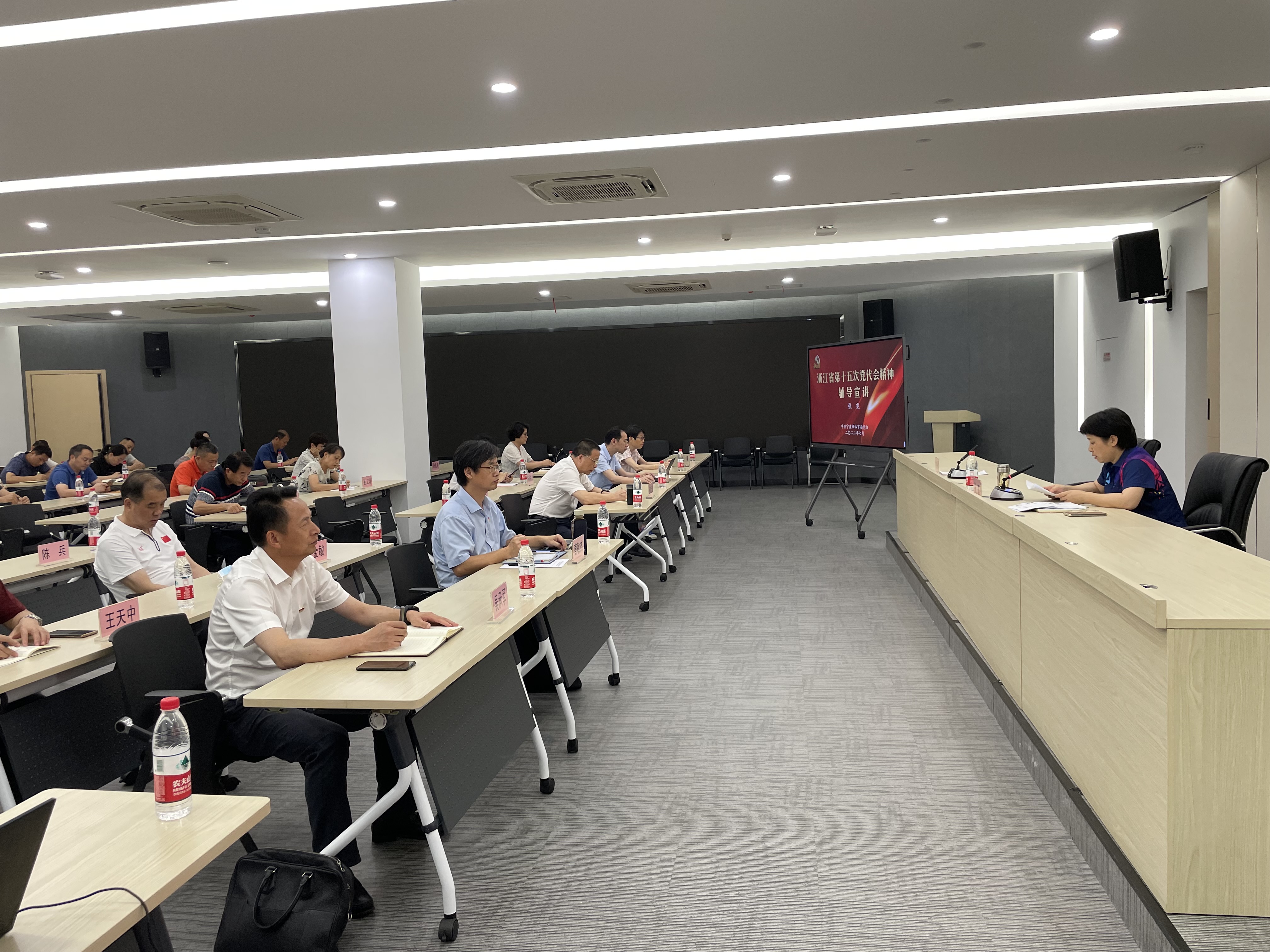 “五问五破 五比五先” ｜ 市体育局持续开展践行“两个先行”大宣讲系列活动 落实“五问五破、五比五先”作风建设专项行动