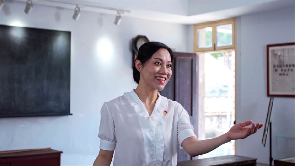 强国复兴有我！这群青年用沉浸式诵读发出海曙之声