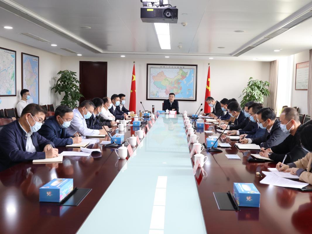 市政府党组扩大会议传达学习贯彻党的二十大精神