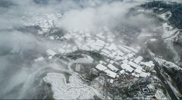 余姚四明山雪后云海,壮美! 余姚四明山雪后云海,壮美!