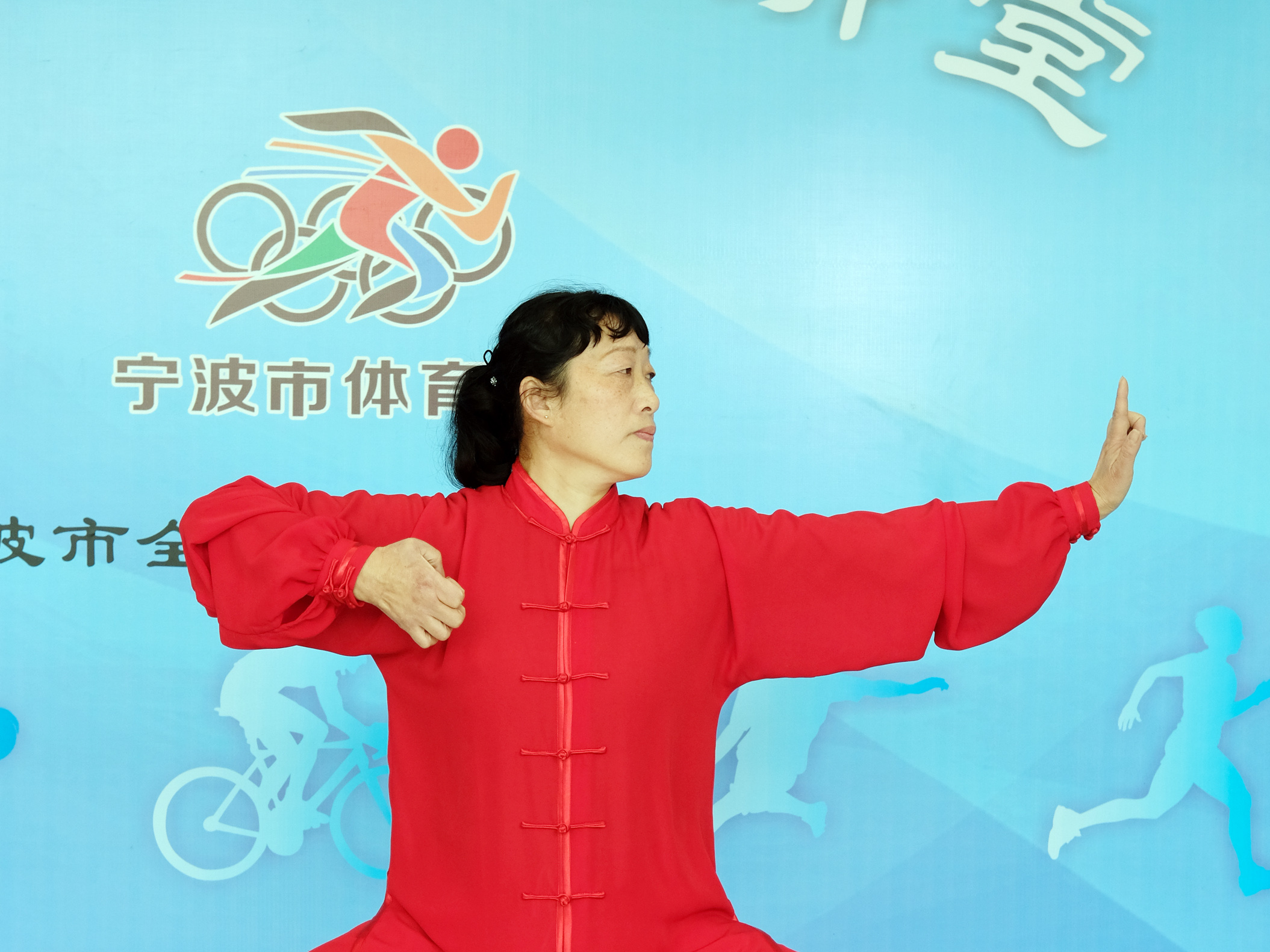 “阳康”后，不妨练练舒缓运动八段锦