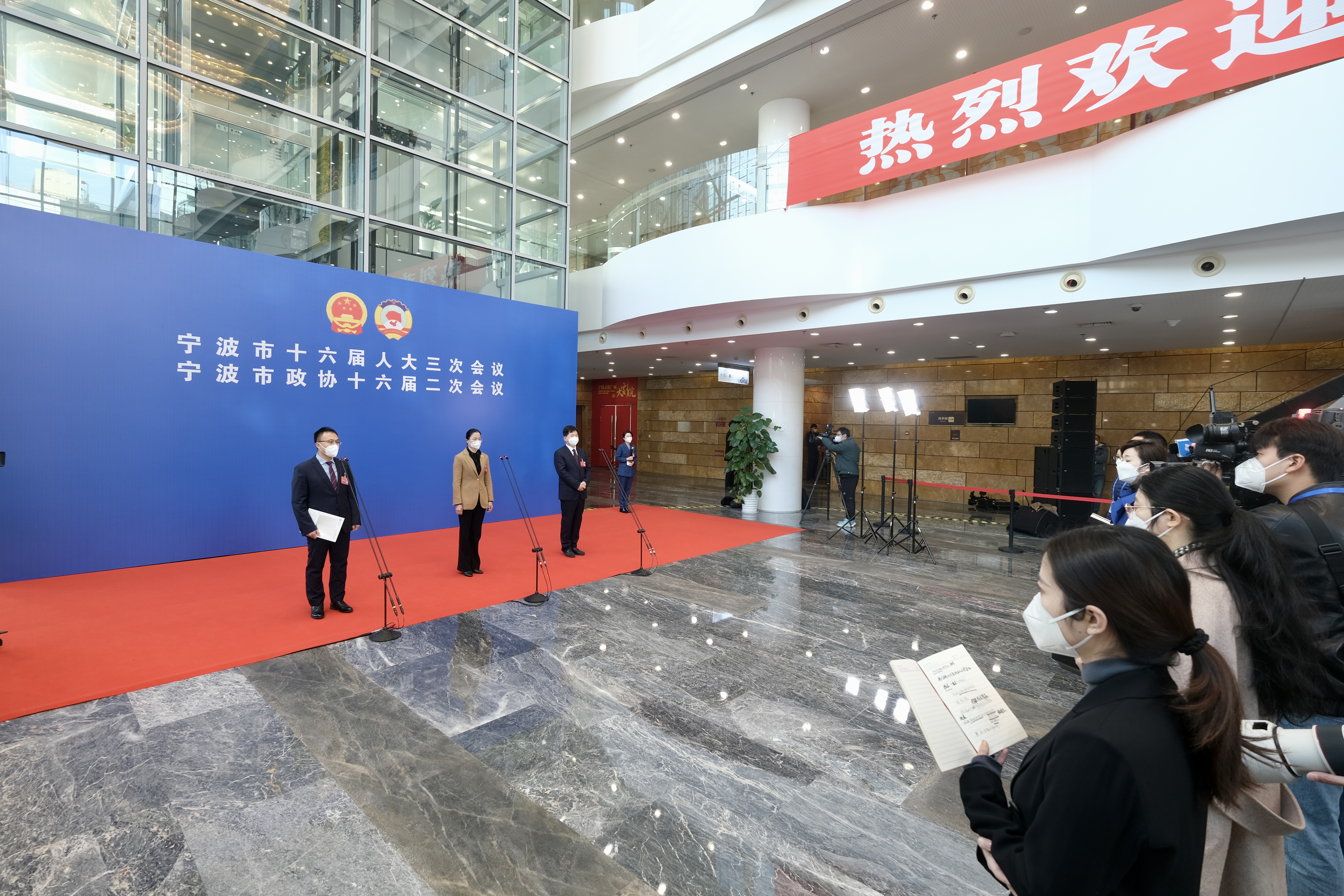 两会现场 | 五名市人大代表亮相“代表通道”，来听听他们的故事……