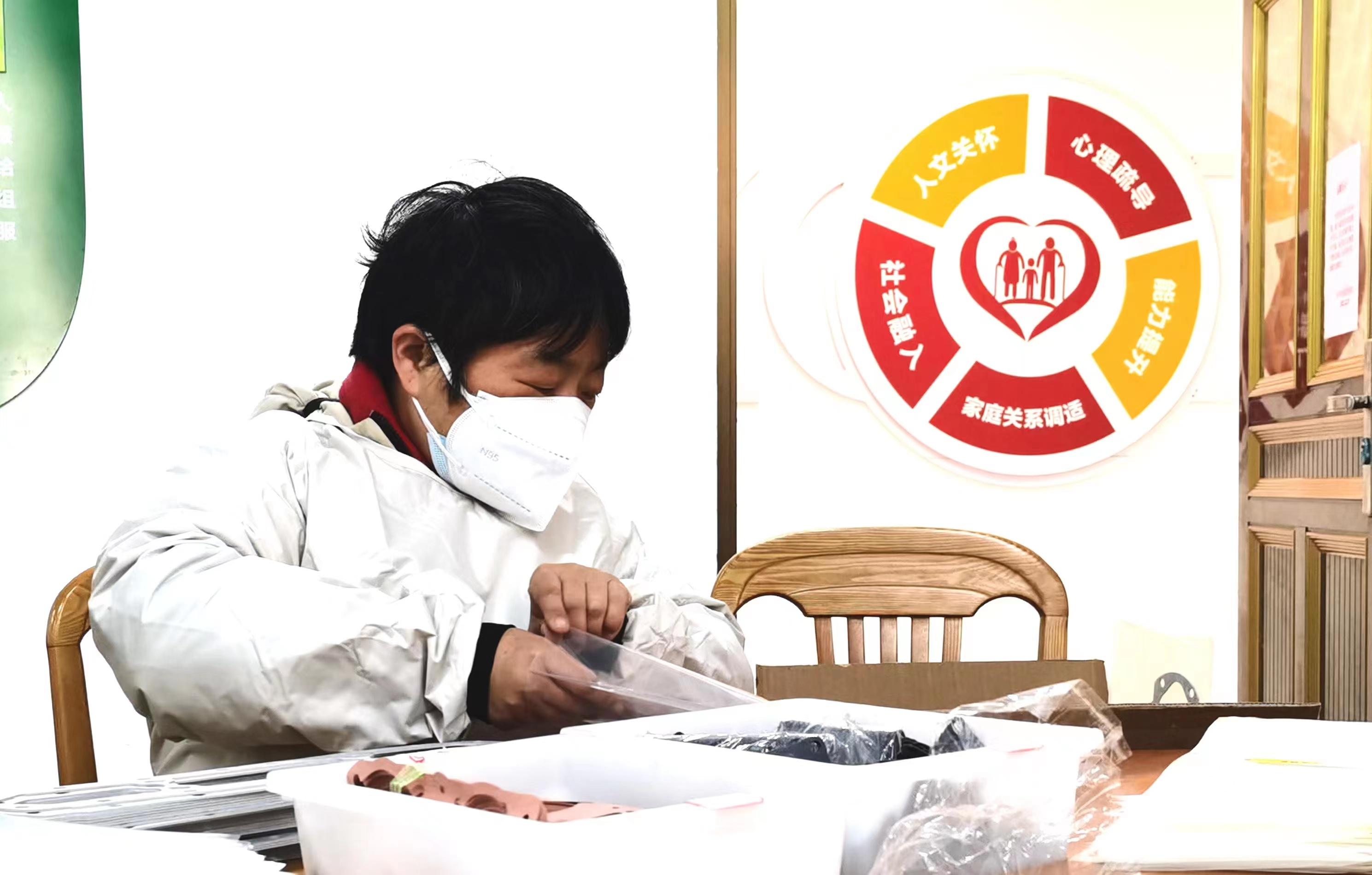 人勤春来早 ｜ 这个残疾人微就业的手工坊复工了  “我春节在家的时候就想着早点来上班了”