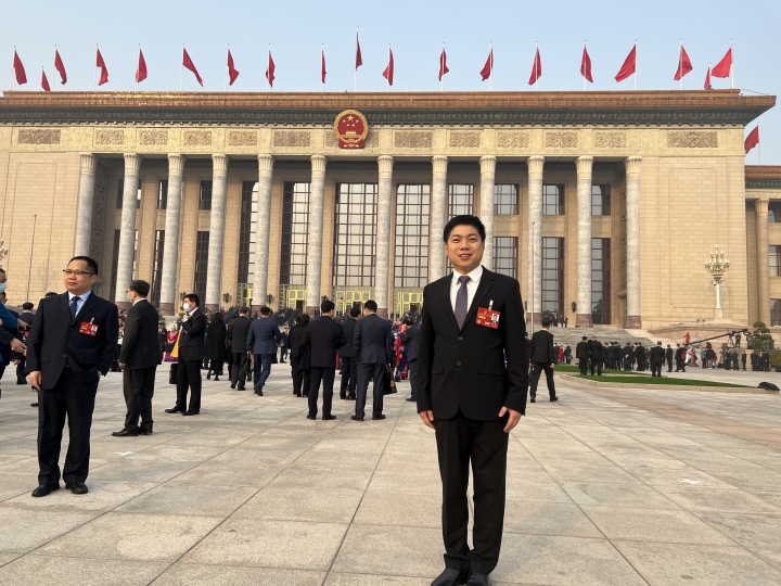 全国人大代表纷纷支招：建立整治网暴制度体系