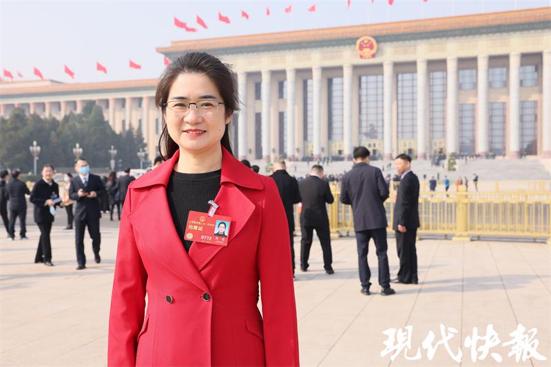 全国人大代表鲁曼：建议给共享充电宝“刺客”立规矩