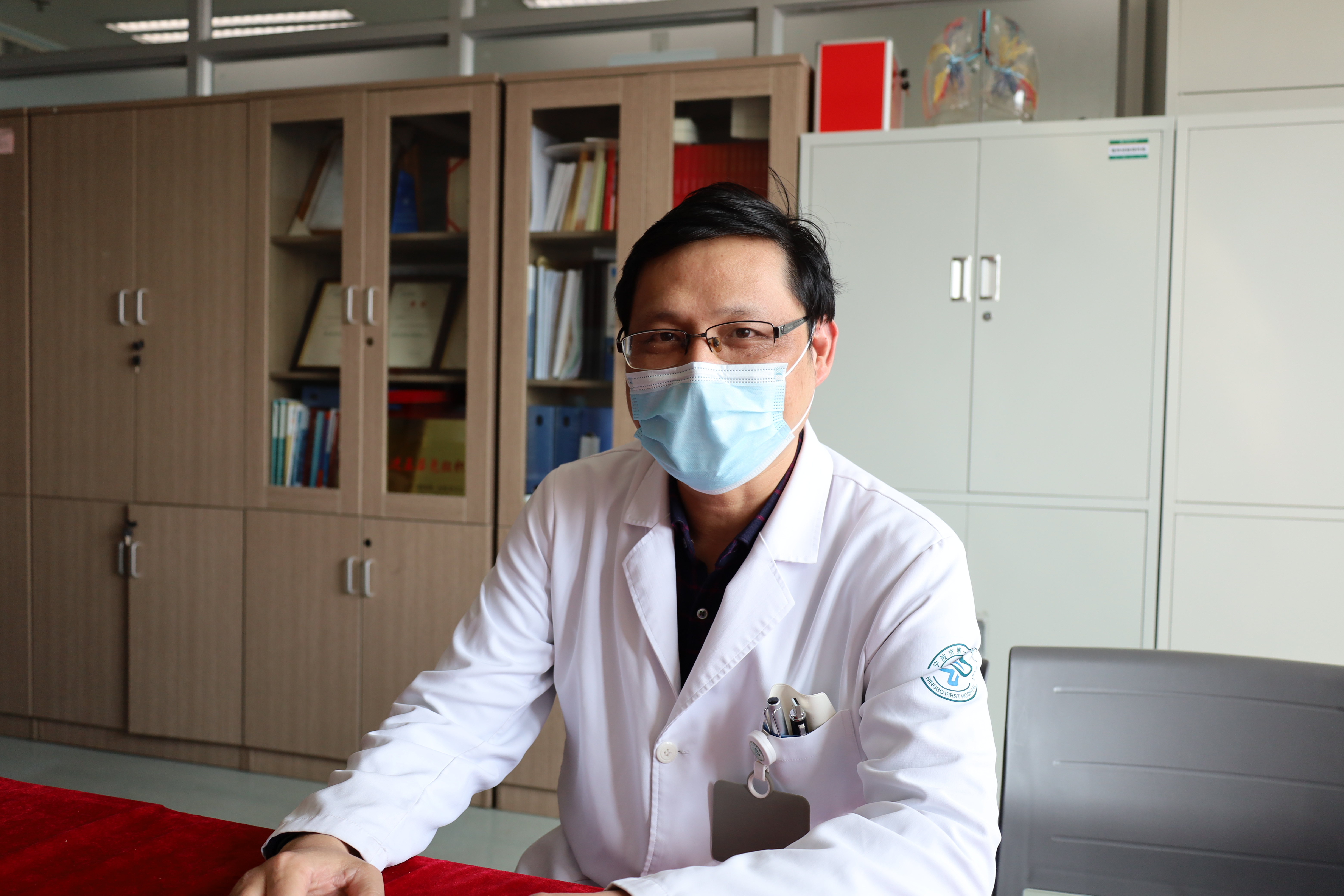 “自己淋过雨，也想为别人撑把伞”， 天一甬宁保连接甬城爱心故事
