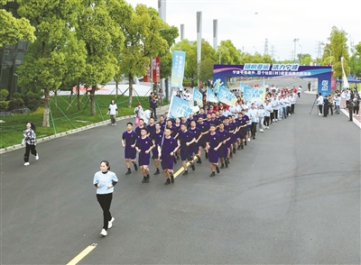Ningbo Relay Race Kicks Off to Embrace the Upcoming Asian Games